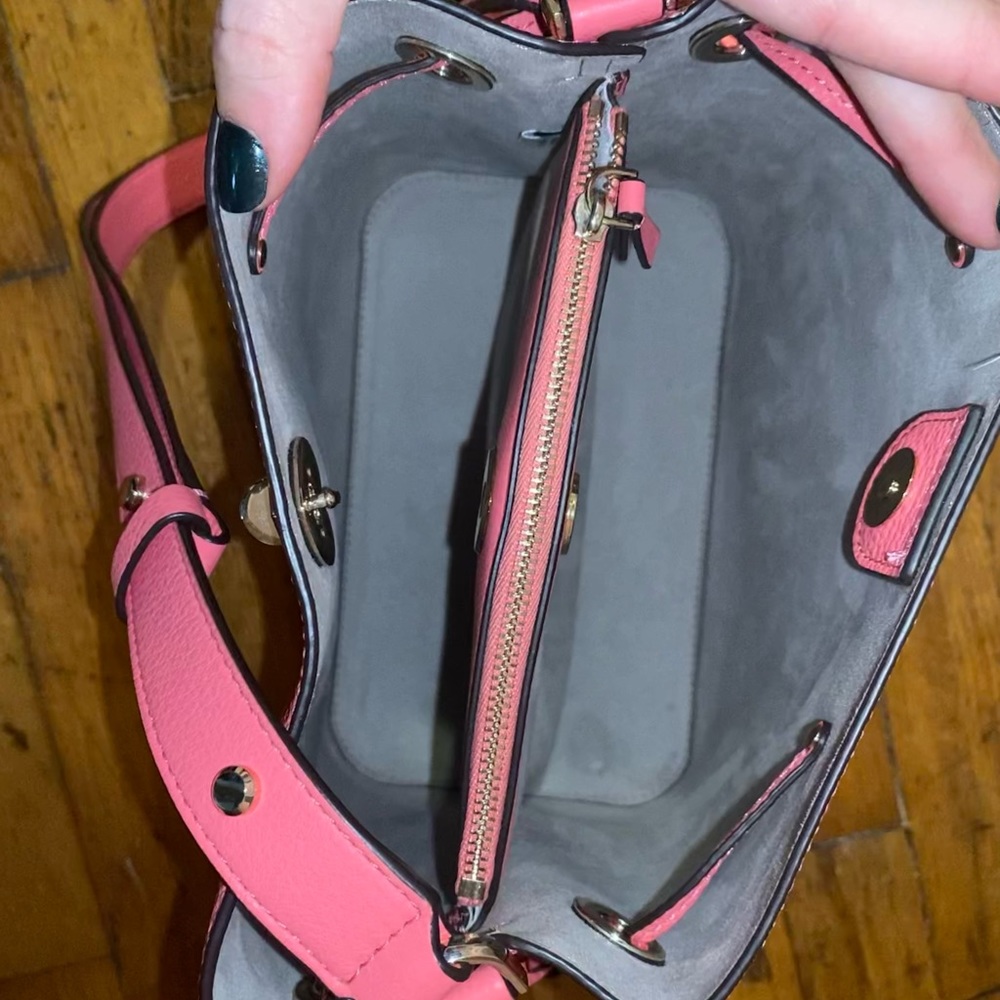 Authentic Kate Spade bag ! - Picture 4 of 4
